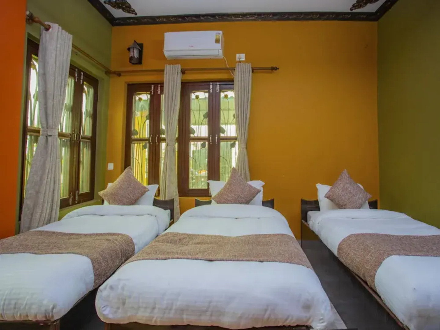 OYO 348 Hotel Park Treasure