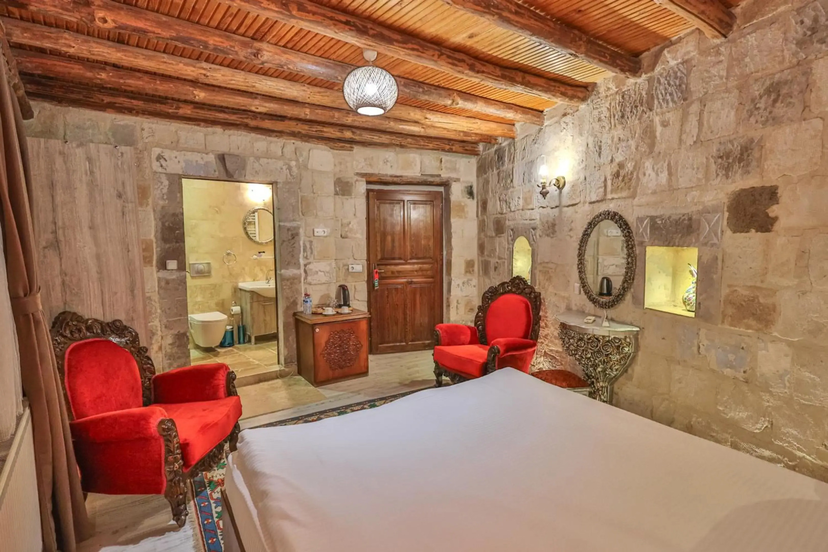 Bedrock Cave Hotel - Adults Only