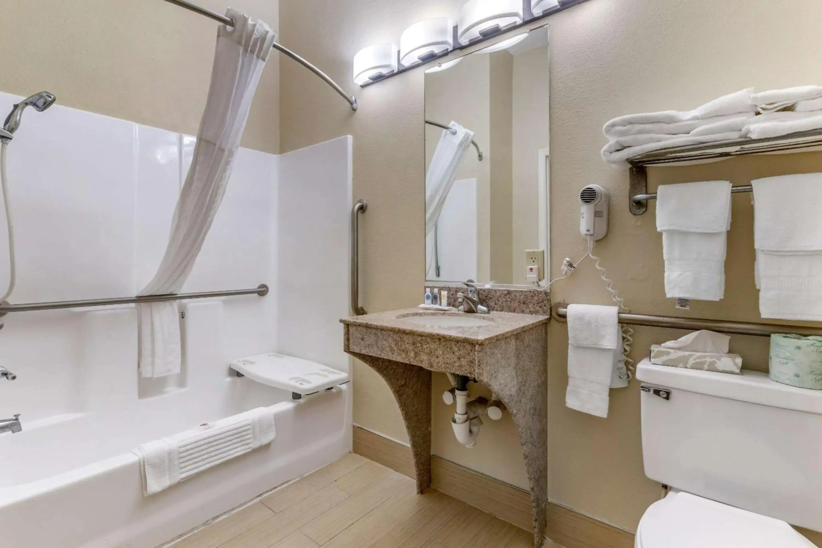 Comfort Inn & Suites Statesboro - University Area