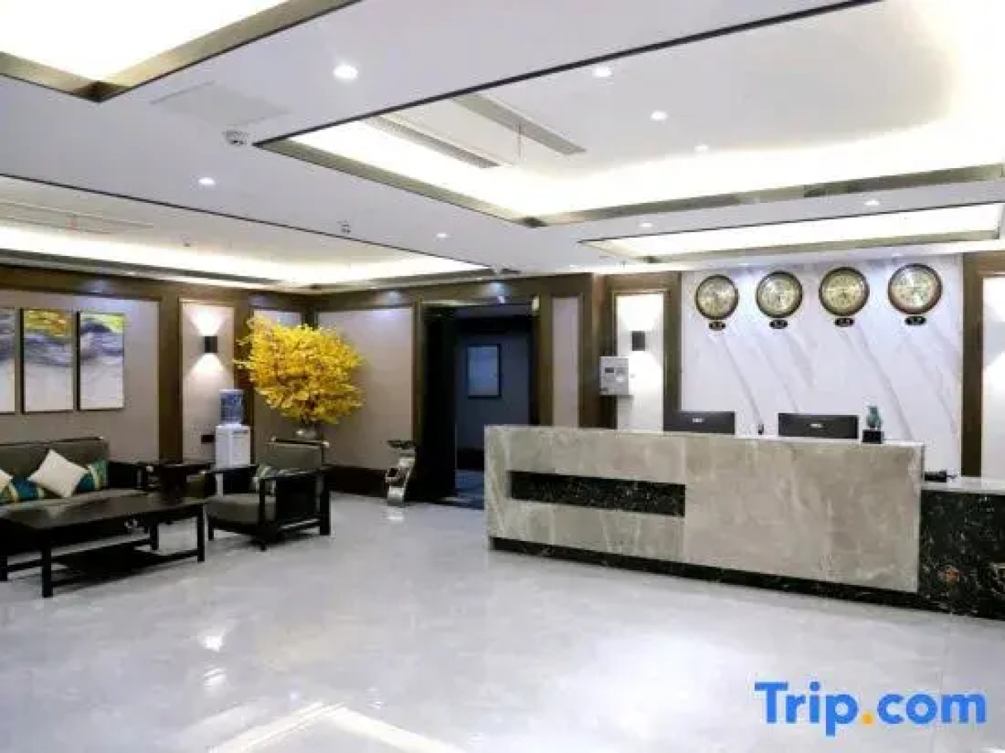Ruixi International Hotel (Guang'an Railway Station Branch)