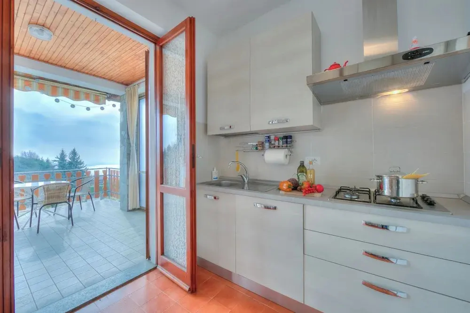 La Perla Bianca Lake View