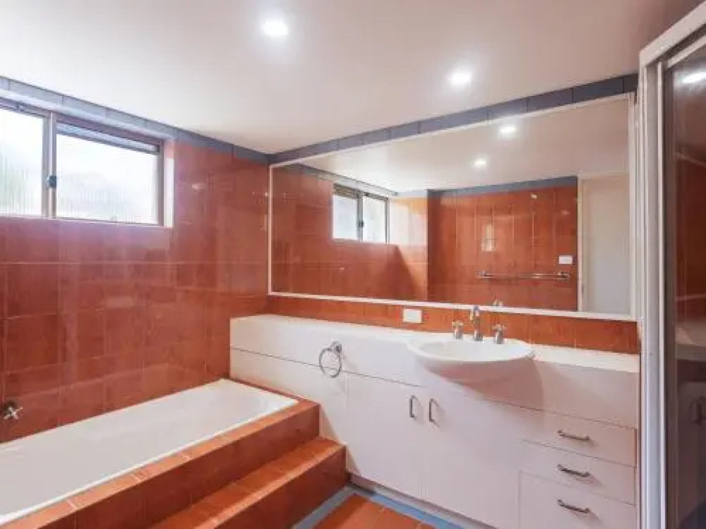 3 'The Clippers' 131 Soldiers Point Road - Fabulous Waterfront Unit