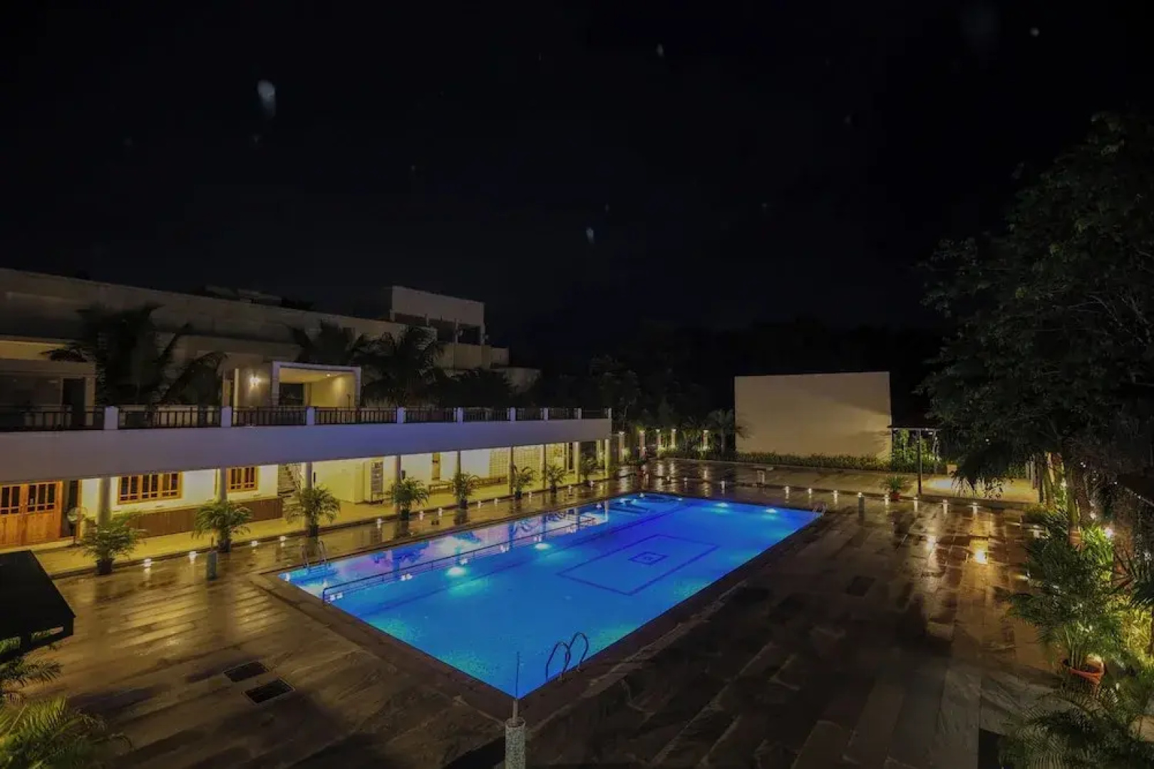 Nilan Zingle Resort