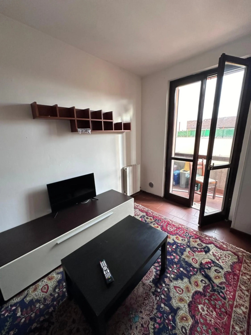 Via Rose (dietro Freccia Rossa)