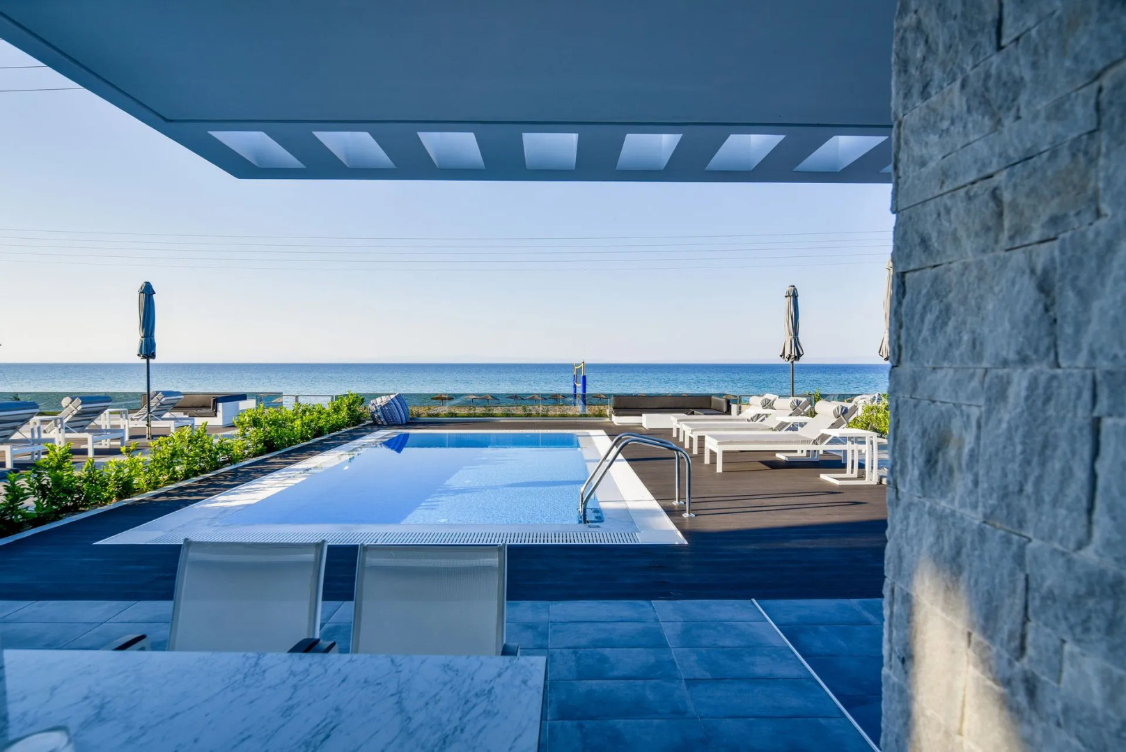 Crystal villas & suites