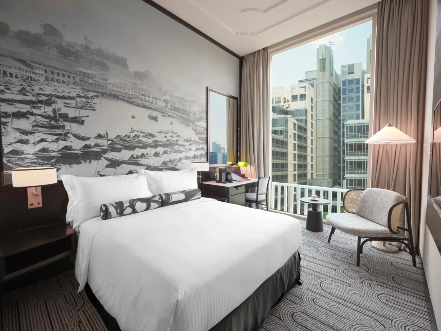 Отель The Robertson House by The Crest Collection