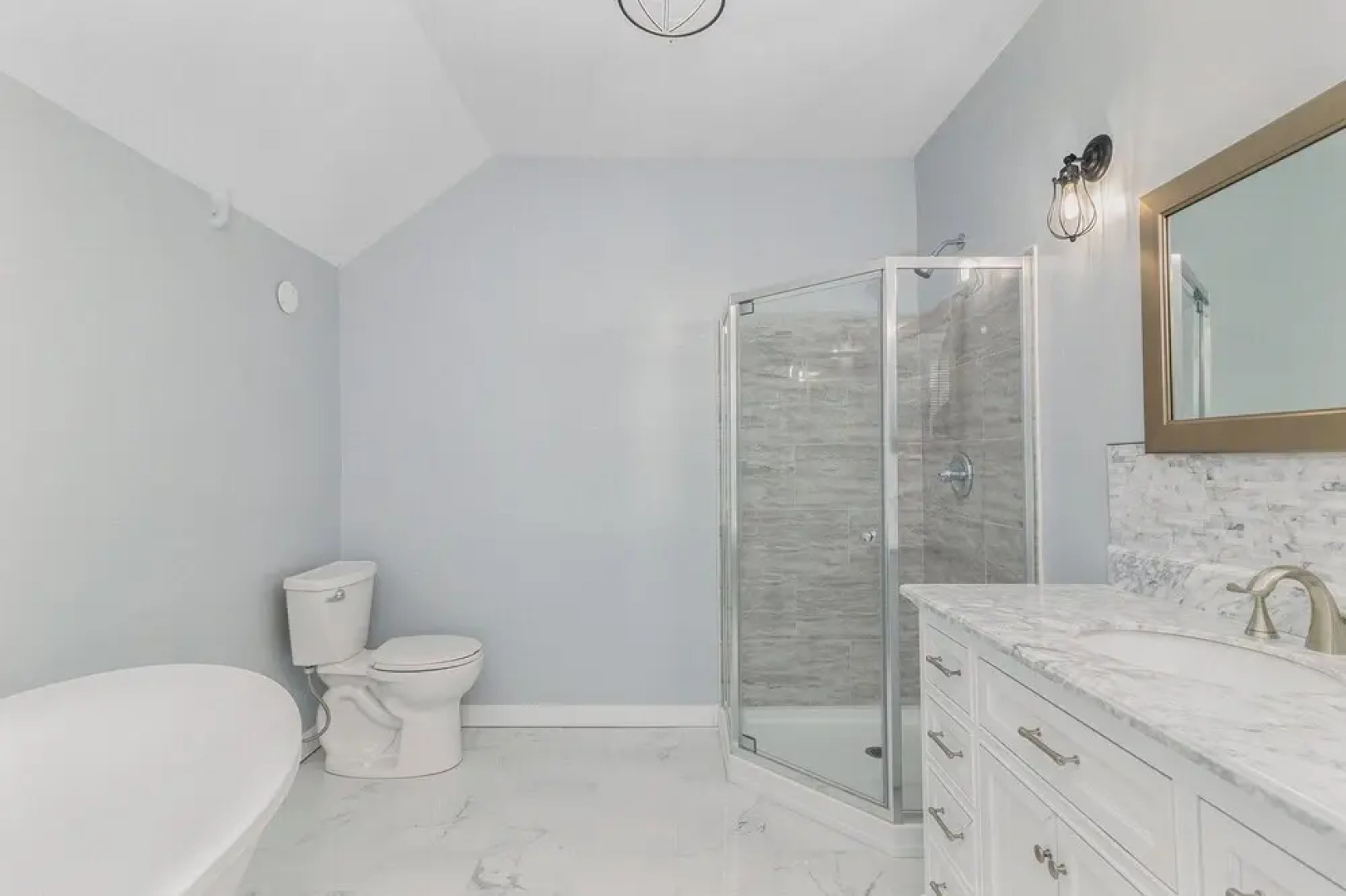 Spacious Coastal Tiverton Waterfront Getaway 3 Bedroom Cottage By Redawning