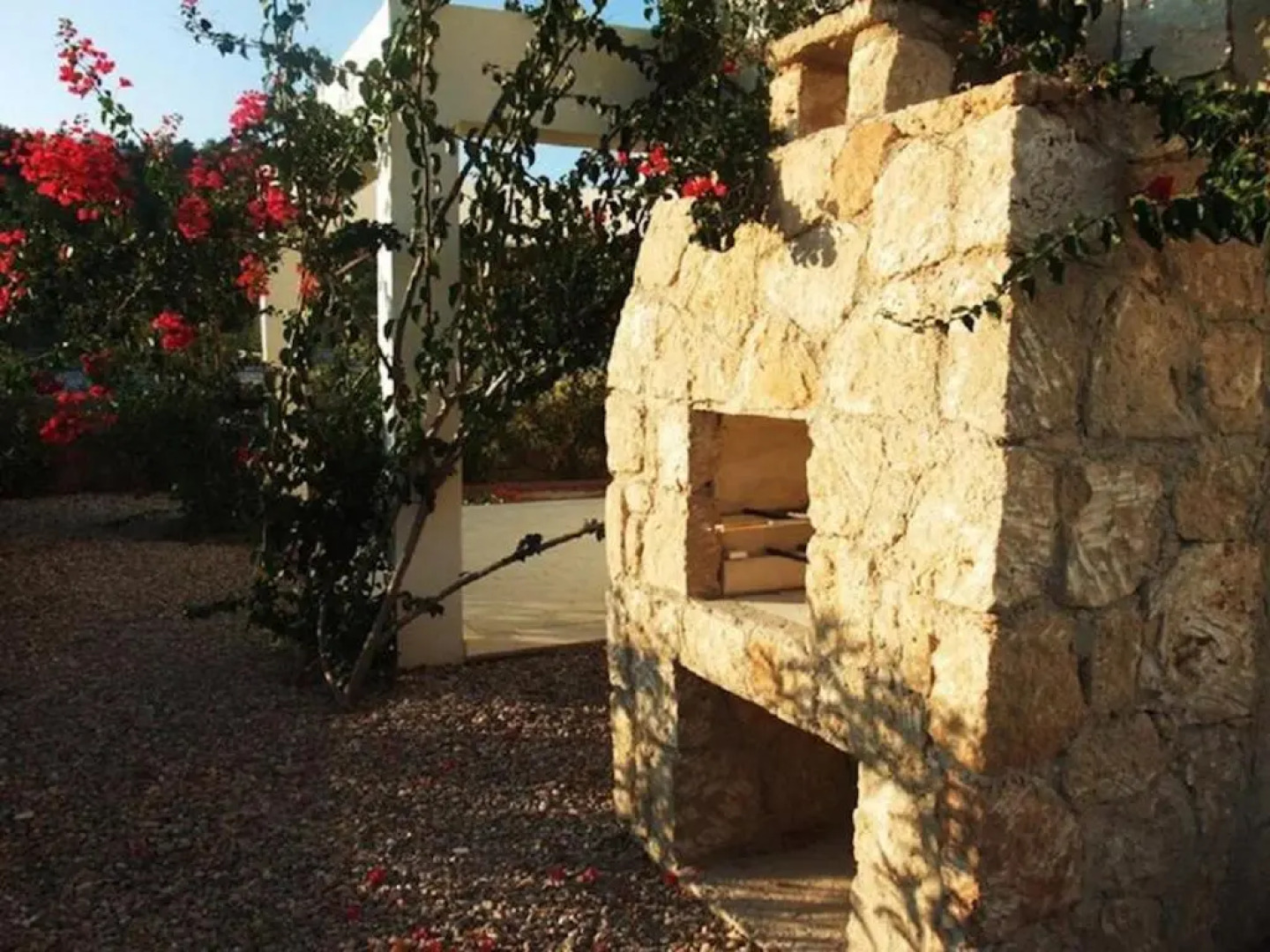 An Executive 3 Bedroom Villa, Private Pool, Ac Wifi in all Rooms, Internet Tv