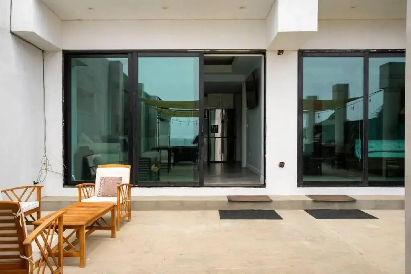 Triton's Playhouse Beachfront