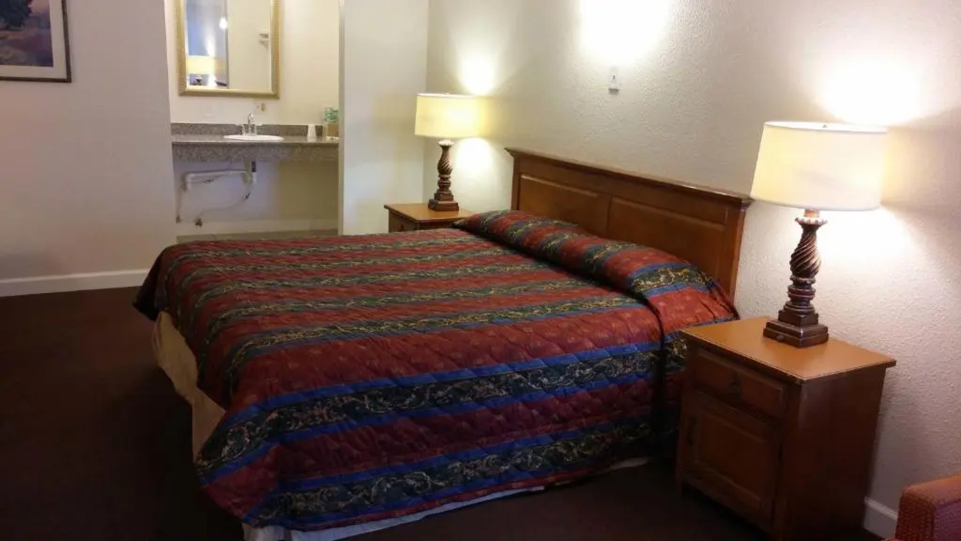 Country Regency Inn & Suites