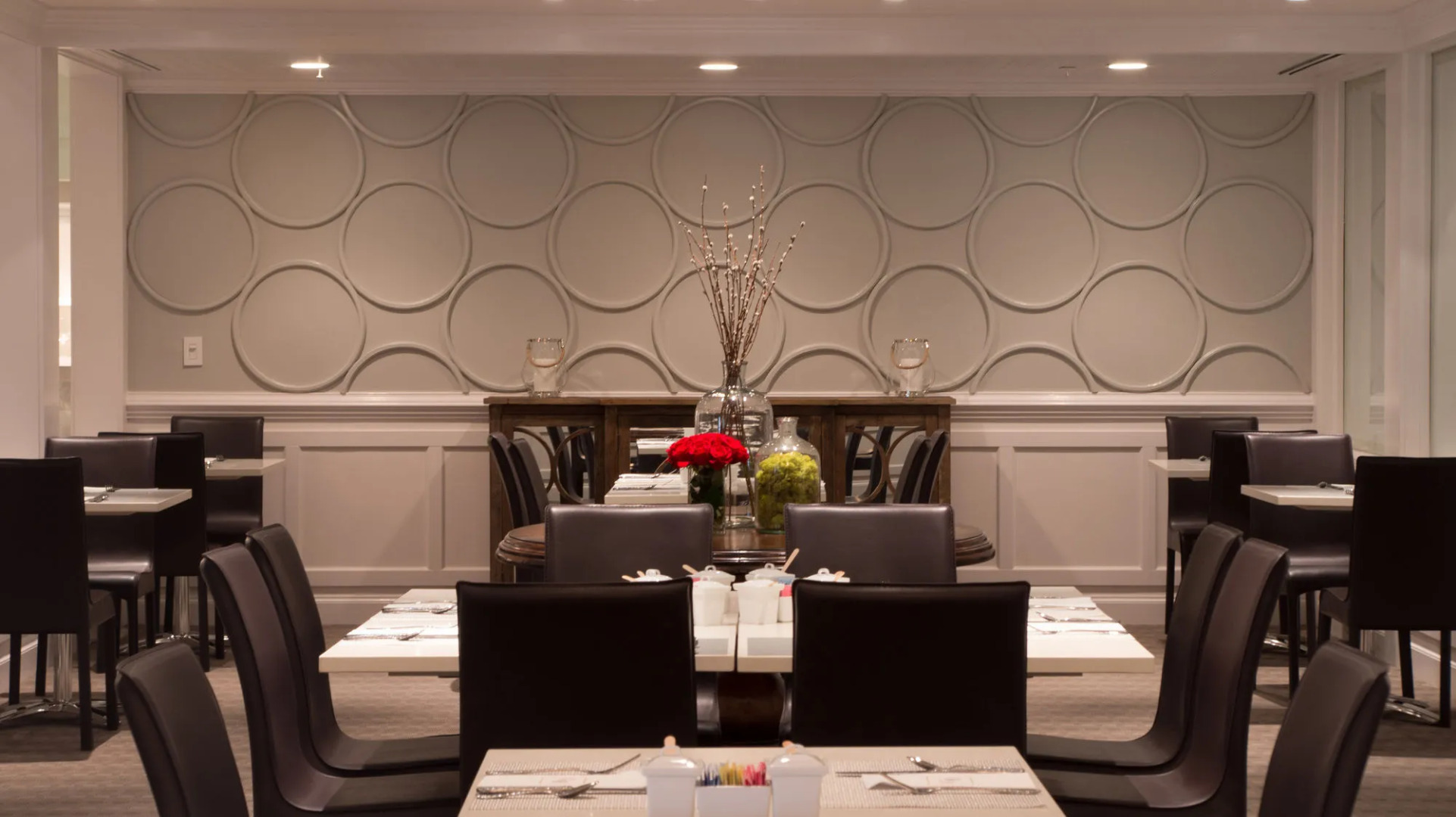 Bella Vista Hotel & Suites