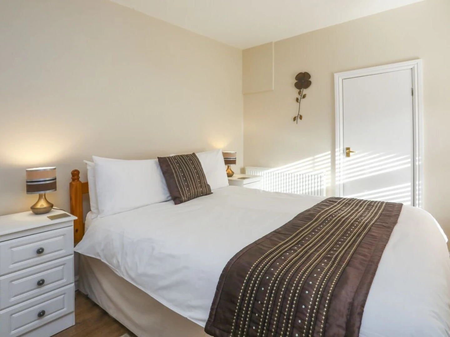 3 The Coach House - Penthouse Apartment