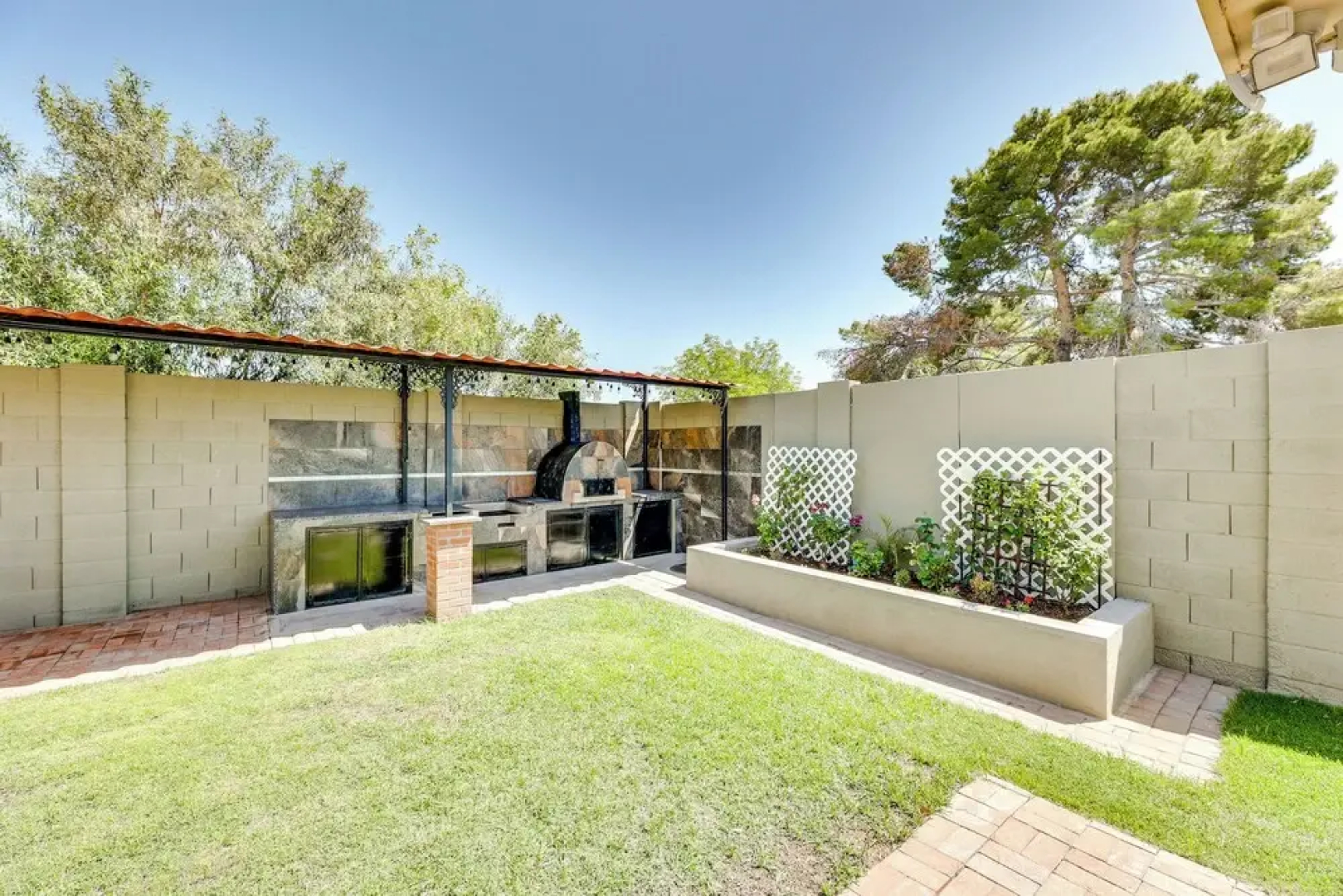 Pet-friendly Mesa Home w/ Community Amenities!