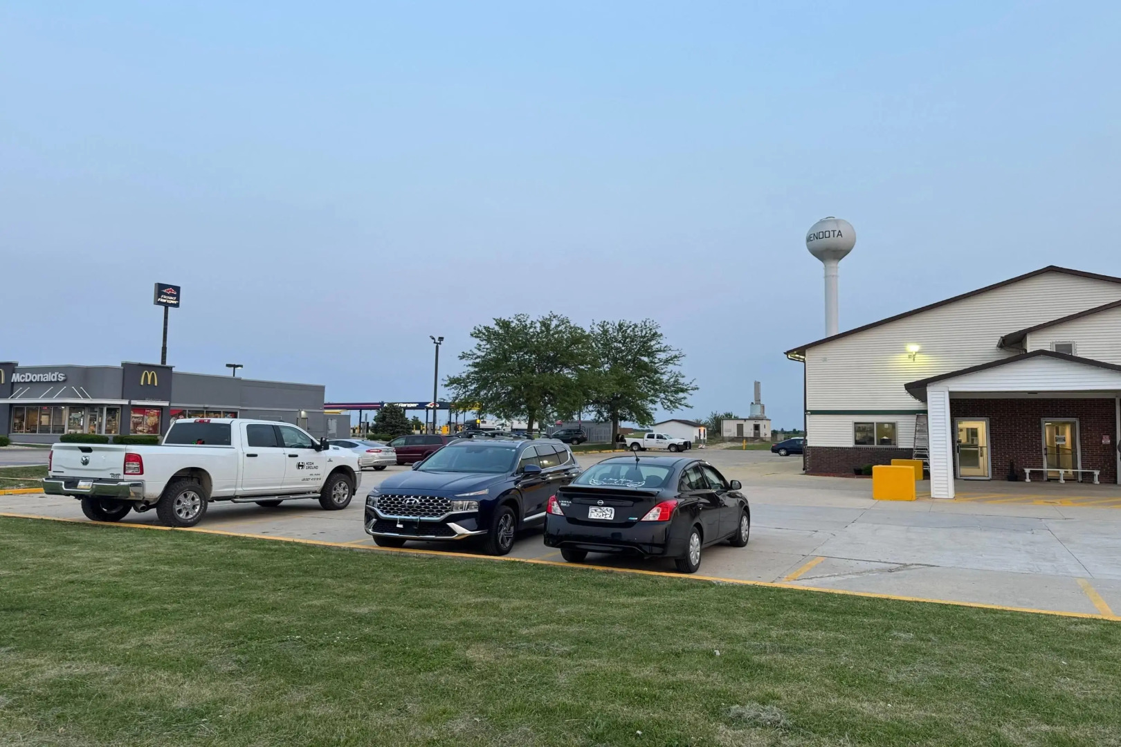 Super 8 by Wyndham Mendota I-39