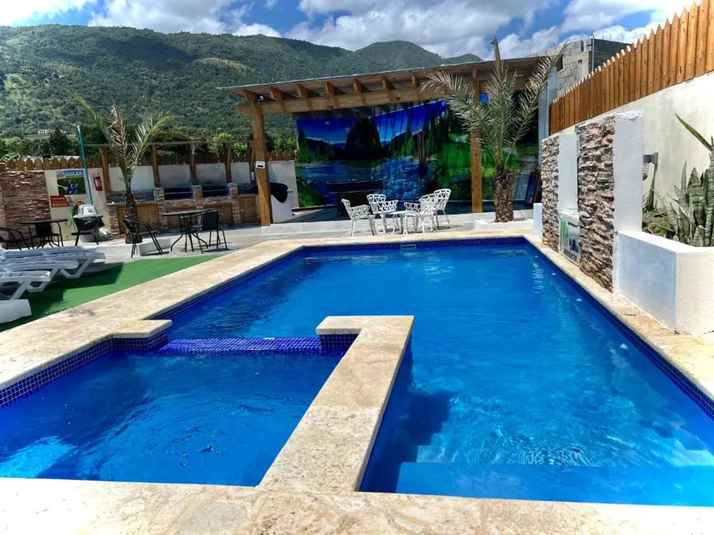 A-3 apartamentos al pie de la montaña con piscina