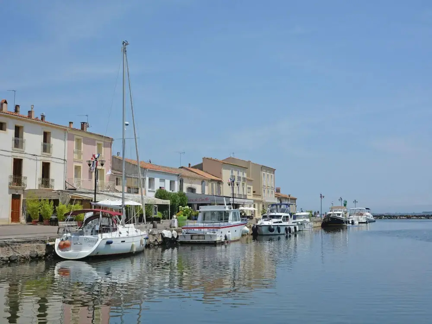 Magnificent Castle in Viols-le-fort With Swimming Pool