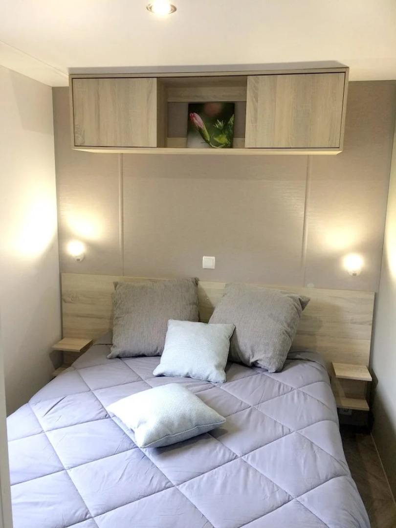 Property With 3 Bedrooms in Saint-julien-en-born, With Pool Access and