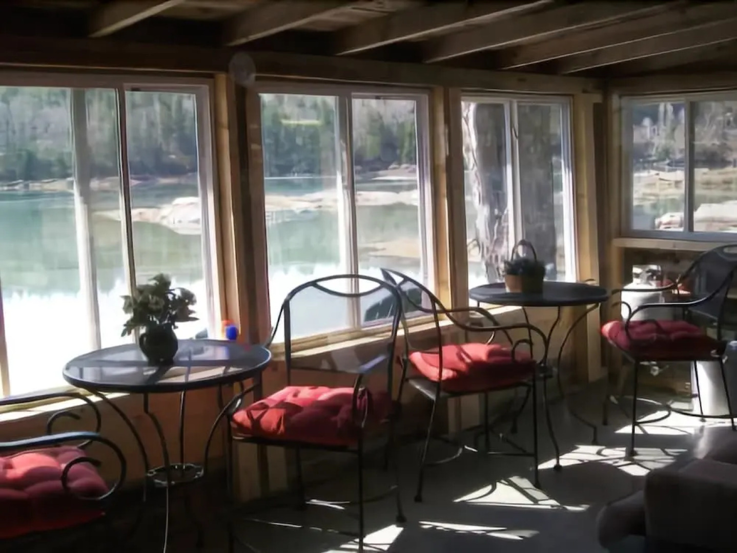 Sea Green - One Bedroom Home