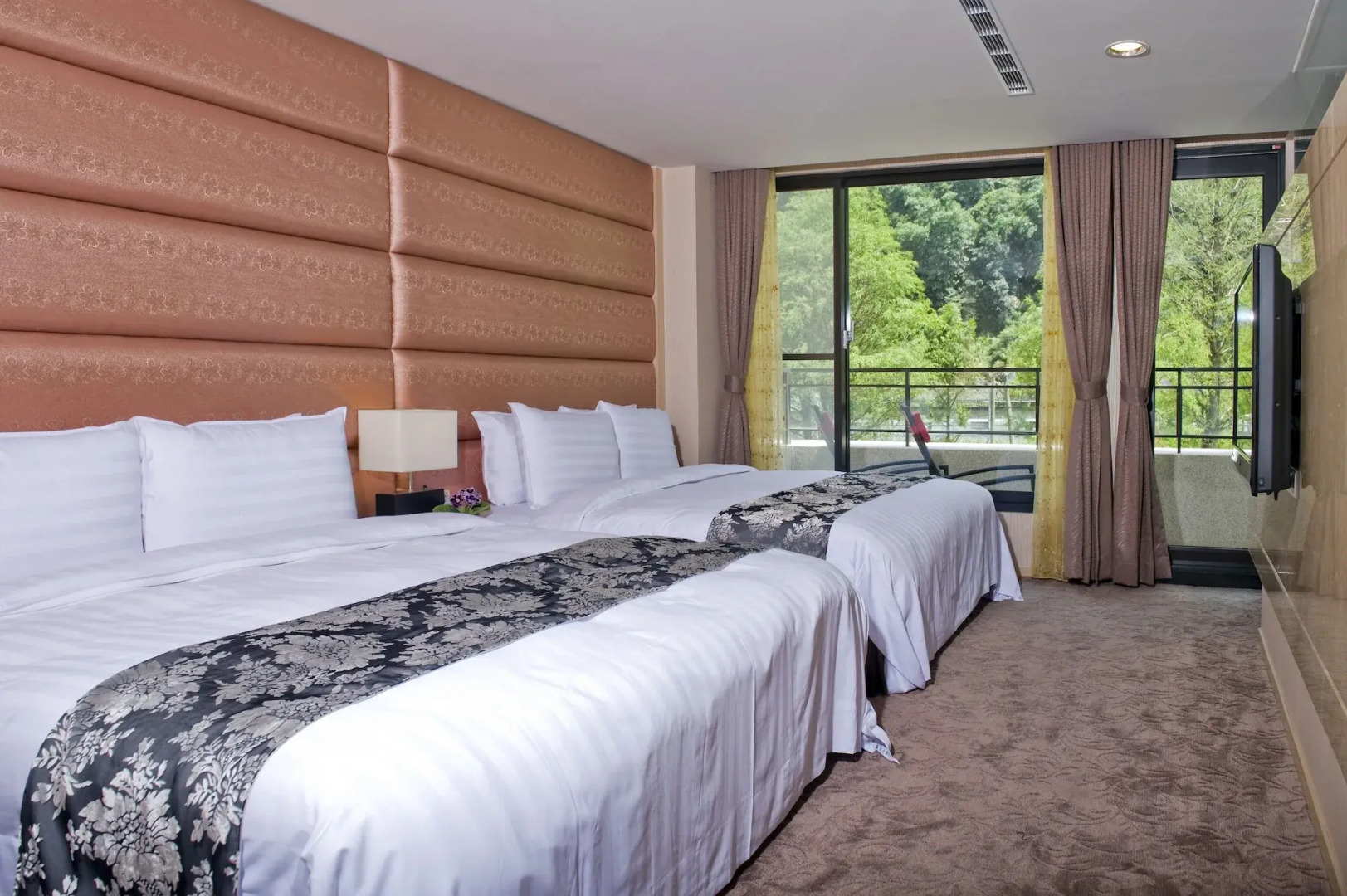 Tai Yi Red Maple Resort