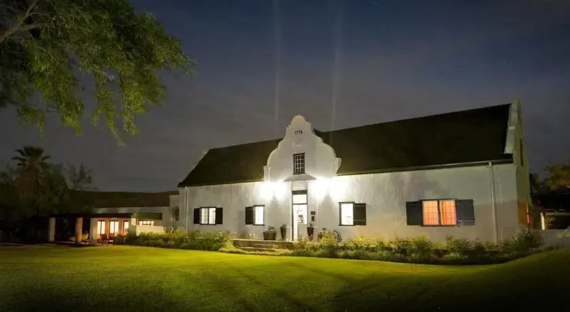 Clifton Country Manor