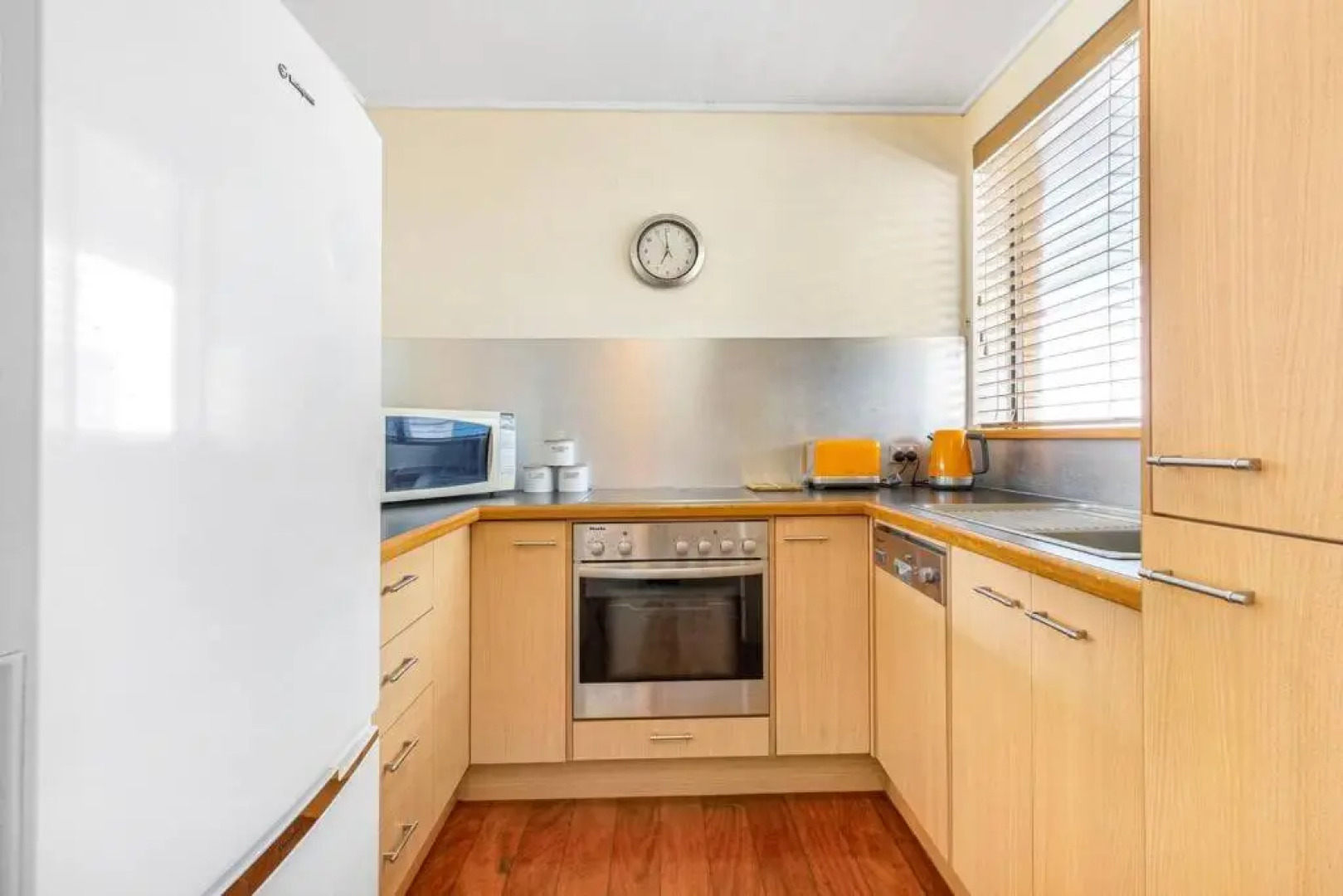 Toh10- Top Of Headlands