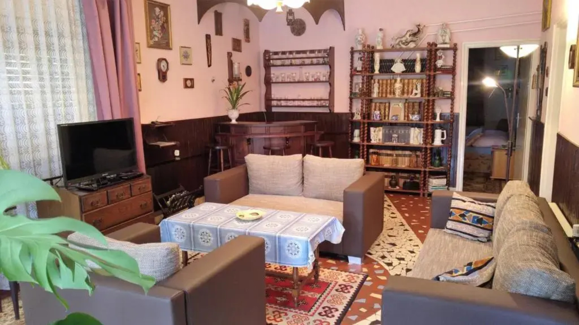 Crystal Apartement A