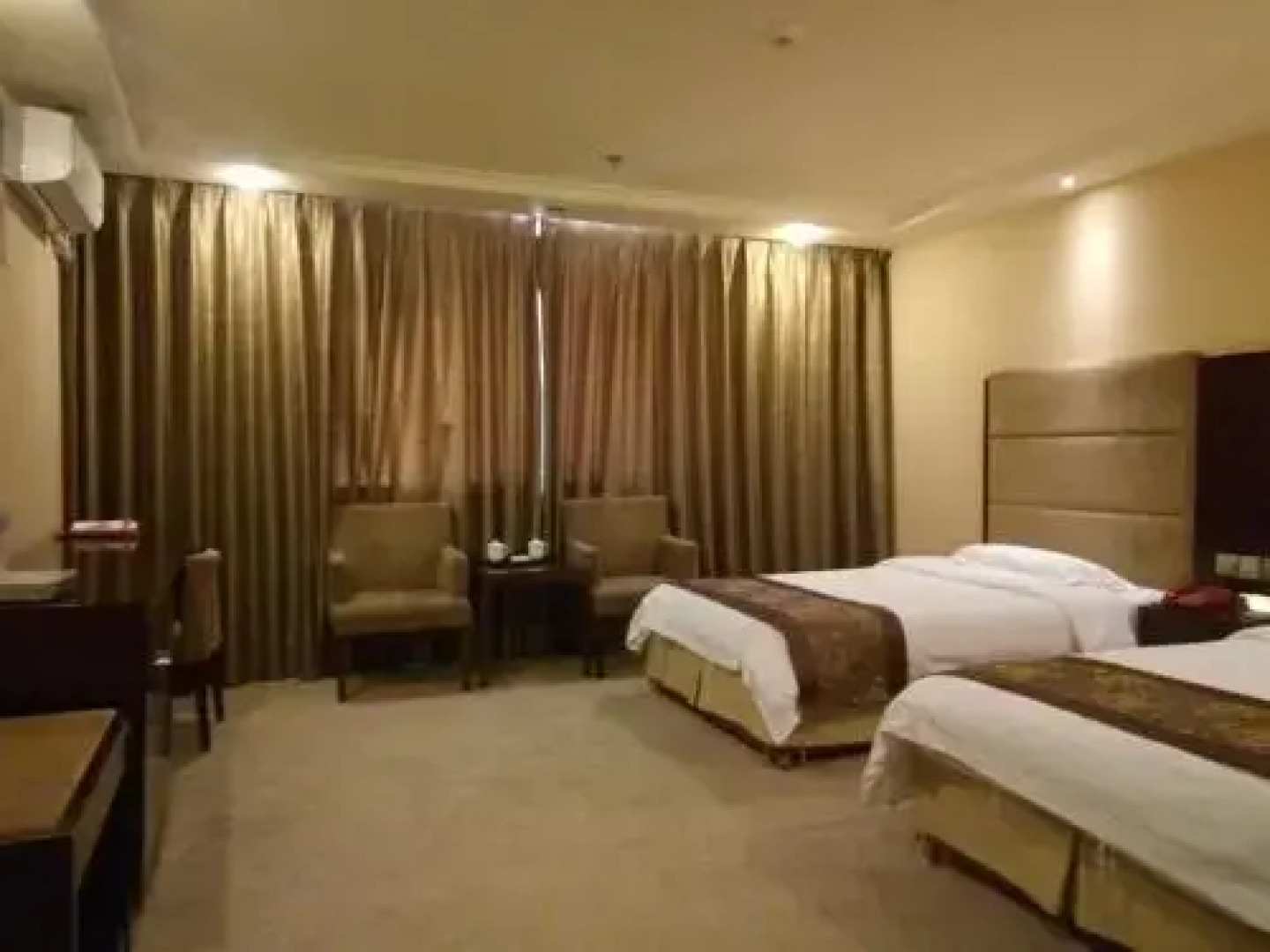 Windsor Heights Holiday Hotel