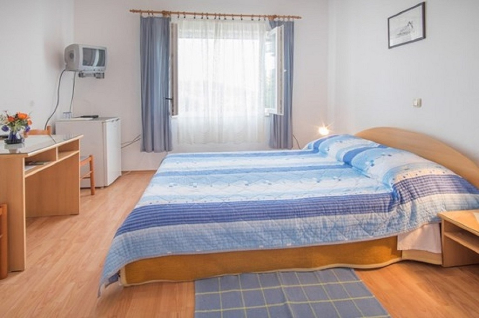 Room Luka - with parking; R1 Vrbnik, Island Krk