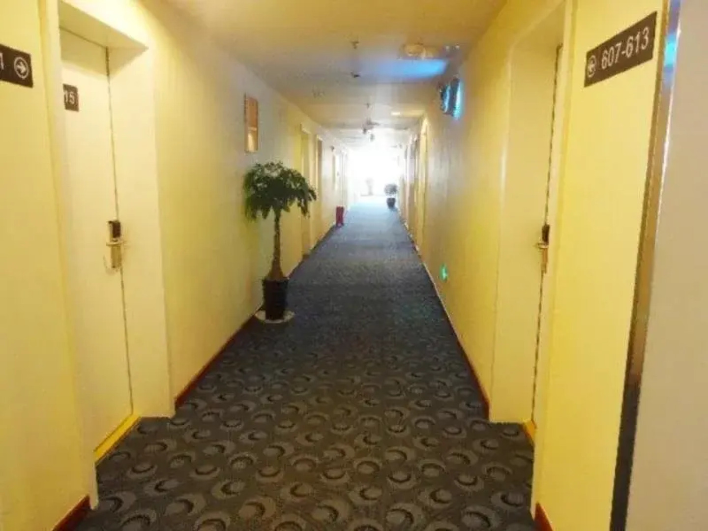 7Days Inn Xingyi Pingdong Avenue