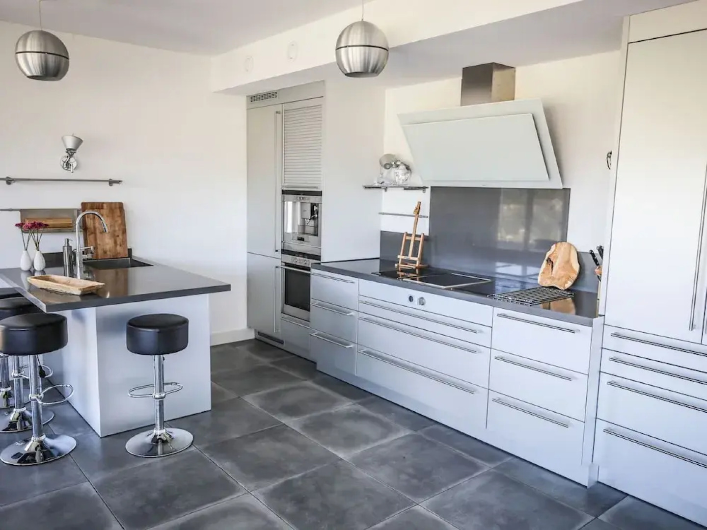 Magnificent waterfront design villa, located near Harderbos