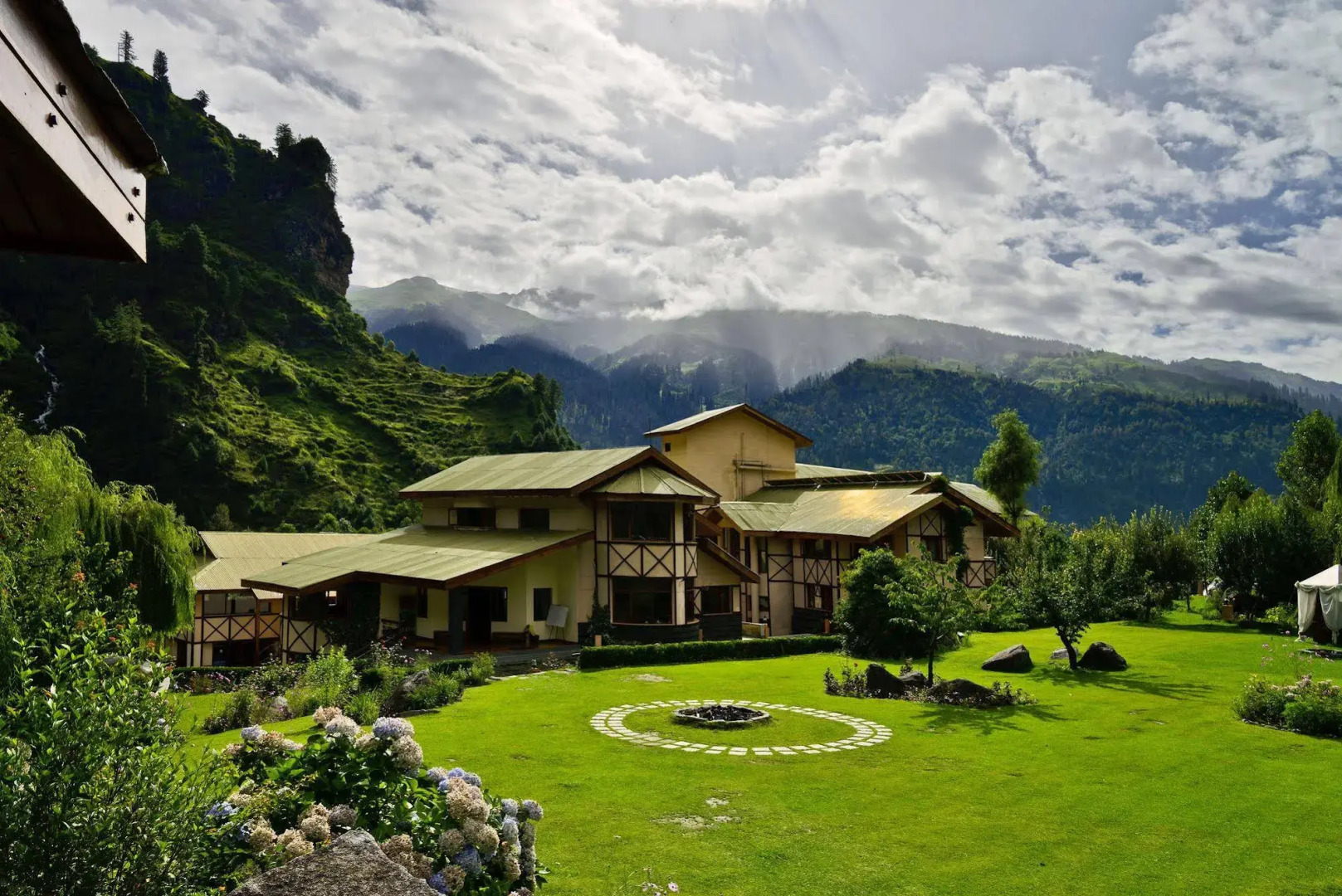 Solang Valley Resort