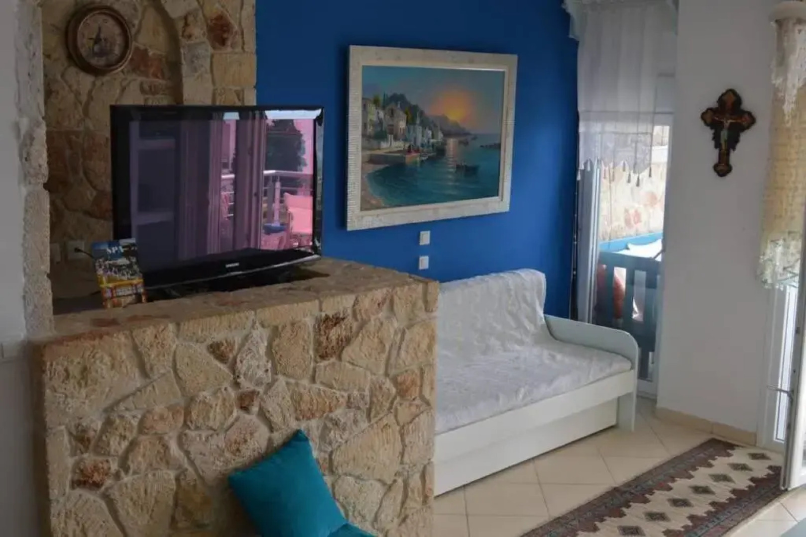 35 m from the beach, amazing seaview, Chalkidiki, Loutra Agias Paraskevis , Evdiriadis Luxury Apartment , you can see it on youtube if you type the name Evdiriadis