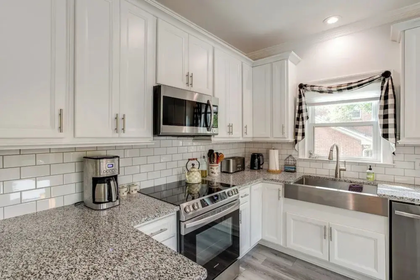 4 Mi to Lake Murray: Pet-friendly Home w/ Pool!