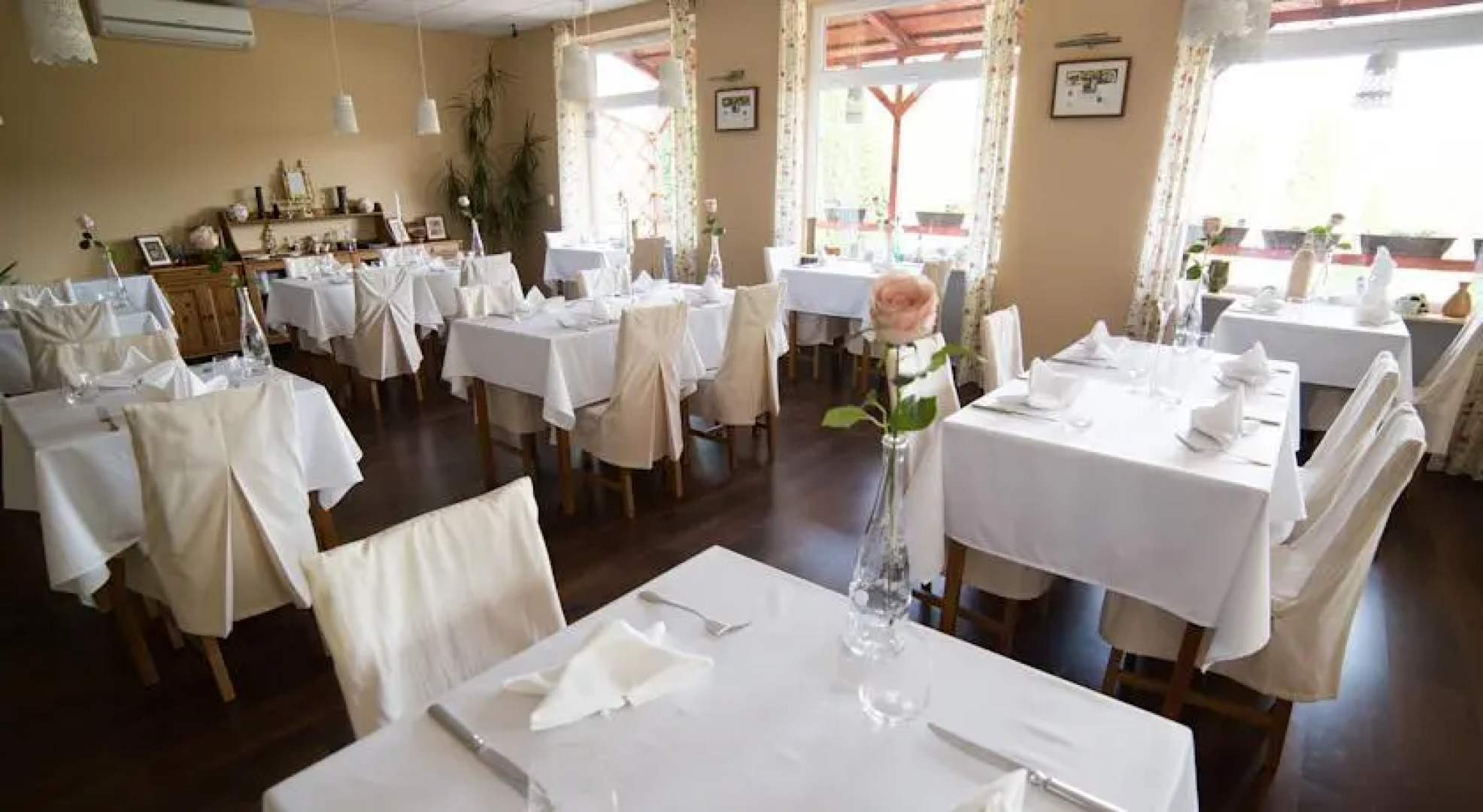 Bonne Chance Restaurant and Hotel