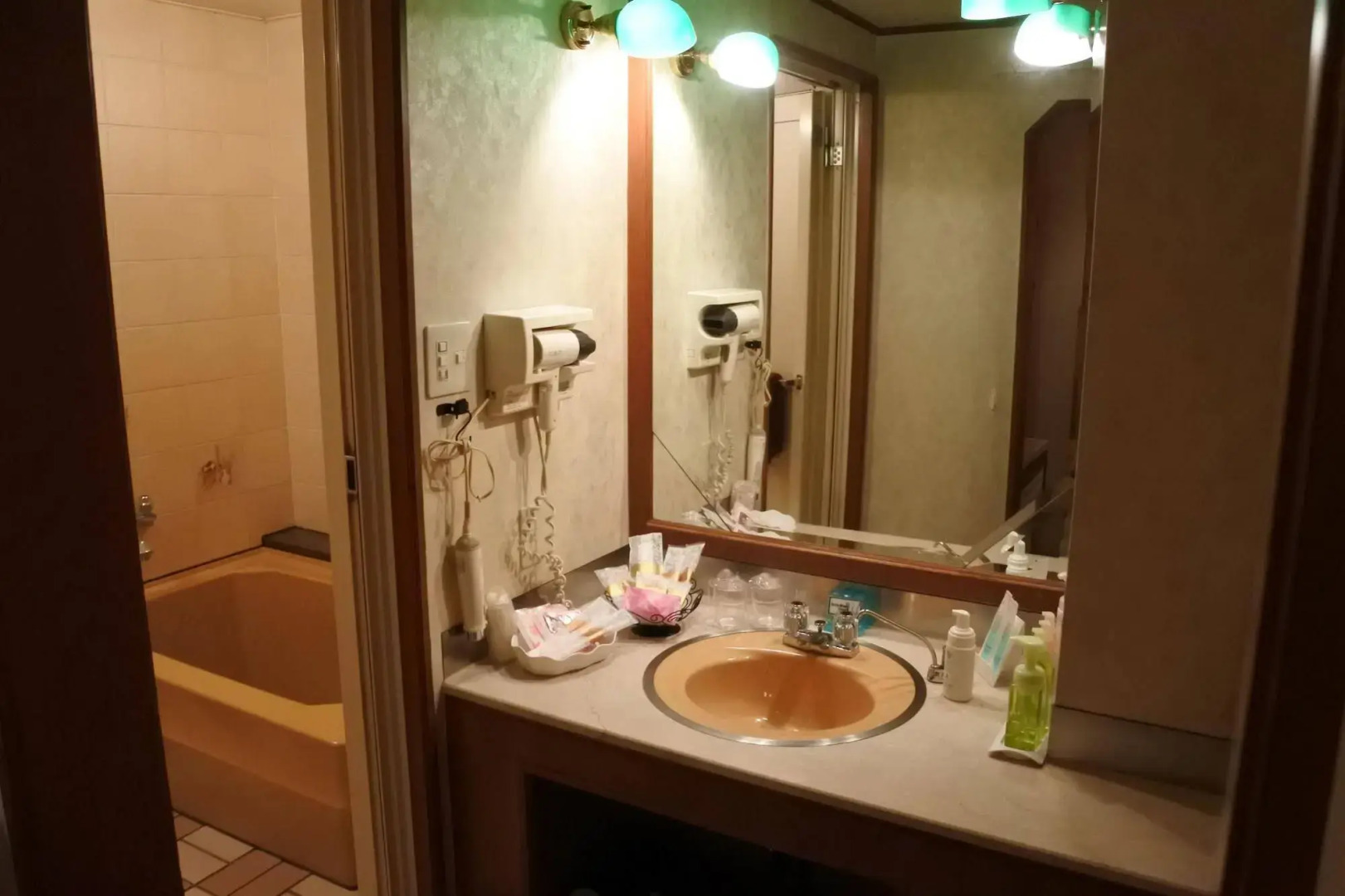 HOTEL DRESSY -Adults Only