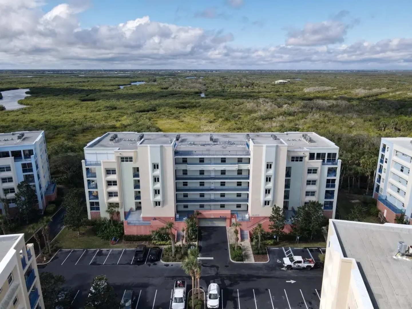 Come Drift Away in This Gorgeous Coastal Themed 3bed 2 Bath Condo Ow9-302