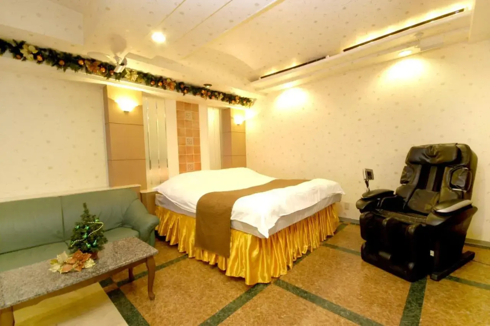 Love Hotel Katsuragi Chapel Christmas - Adult Only