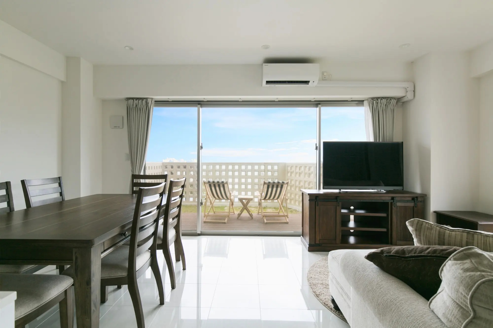 Hideout Okinawa Uruma