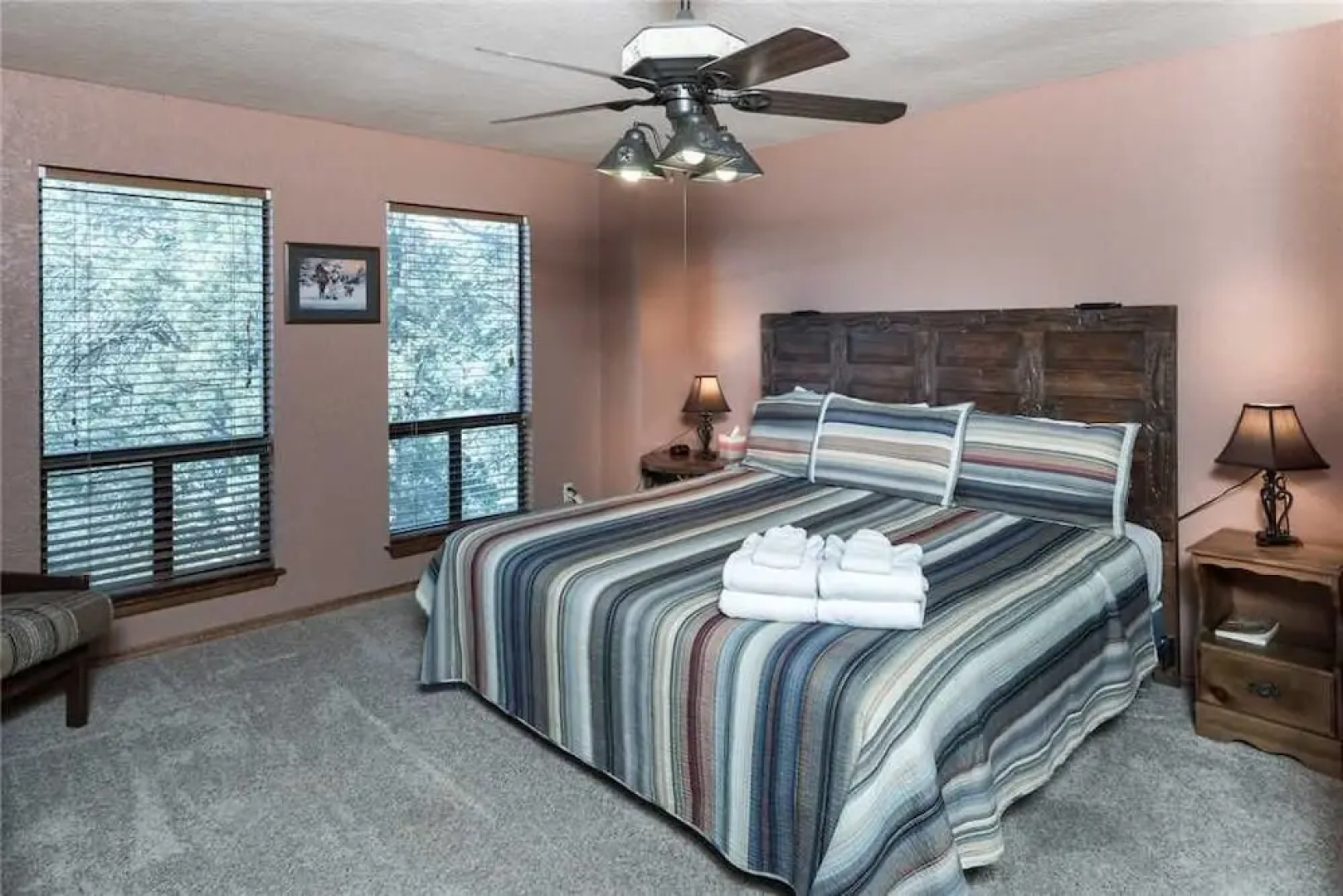 2 Sisters Mountain Home - Three Bedroom Cabin with Hot Tub