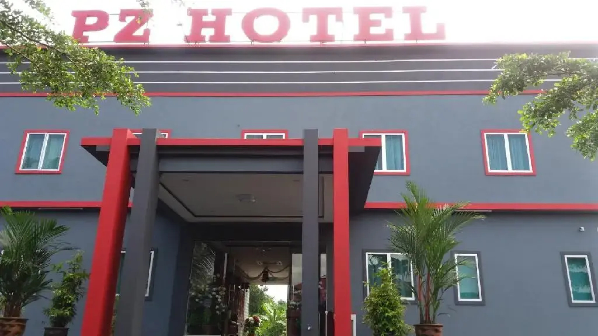 Pz Hotel