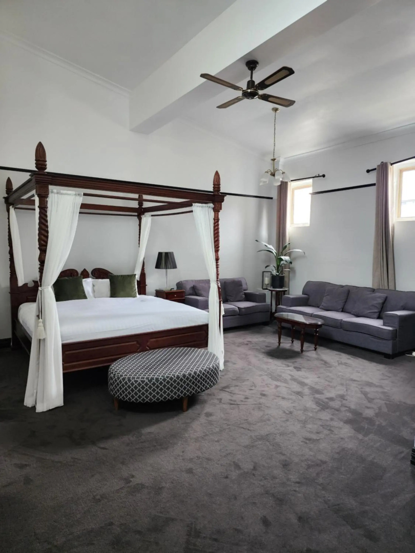 The Macquarie Hotel