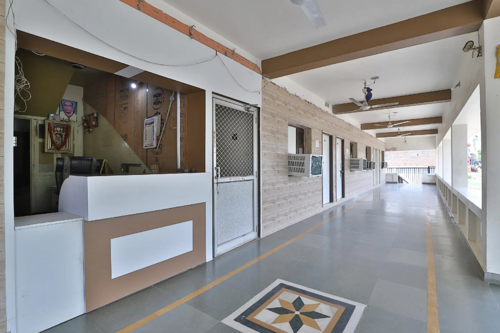 OYO 28248 Hotel Balaji Inn