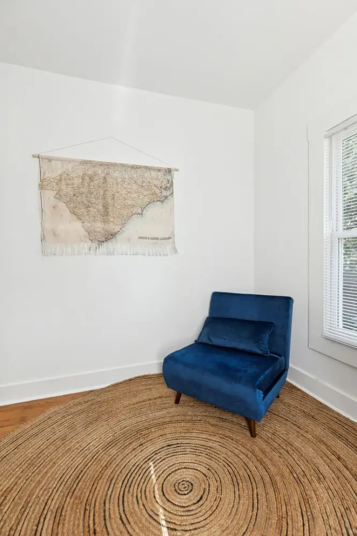 Downtown Delight: Cozy & Pet-friendly Retreat 3 Bedroom Home by RedAwning