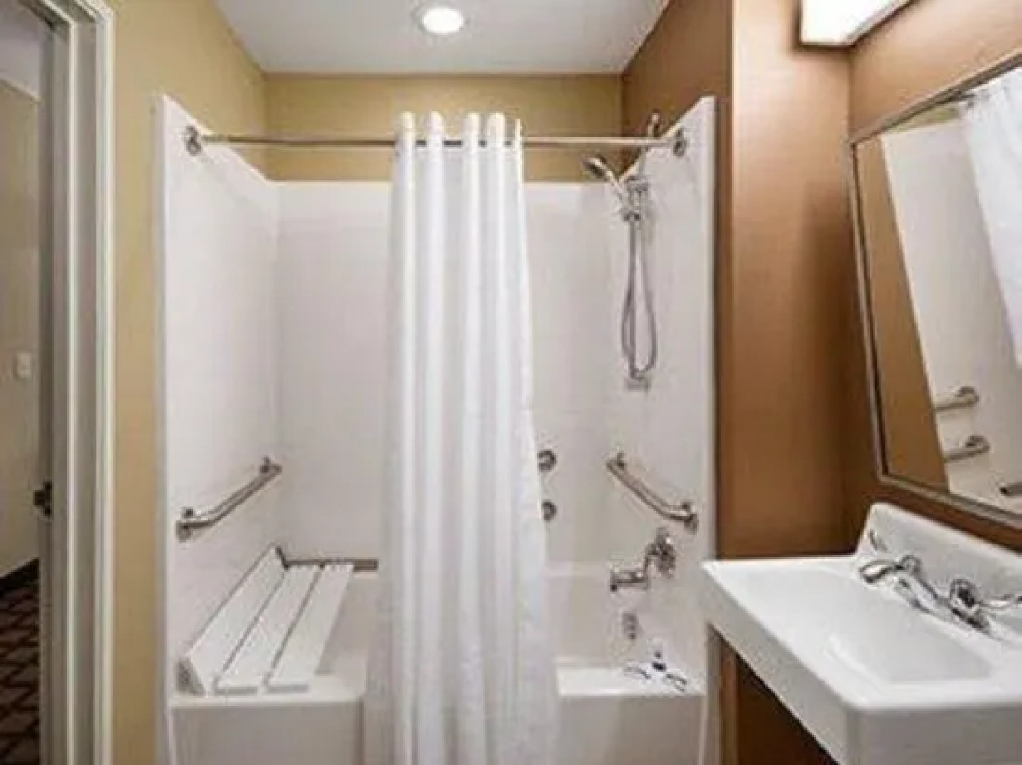 Microtel Inn & Suites Dillsboro/Sylva