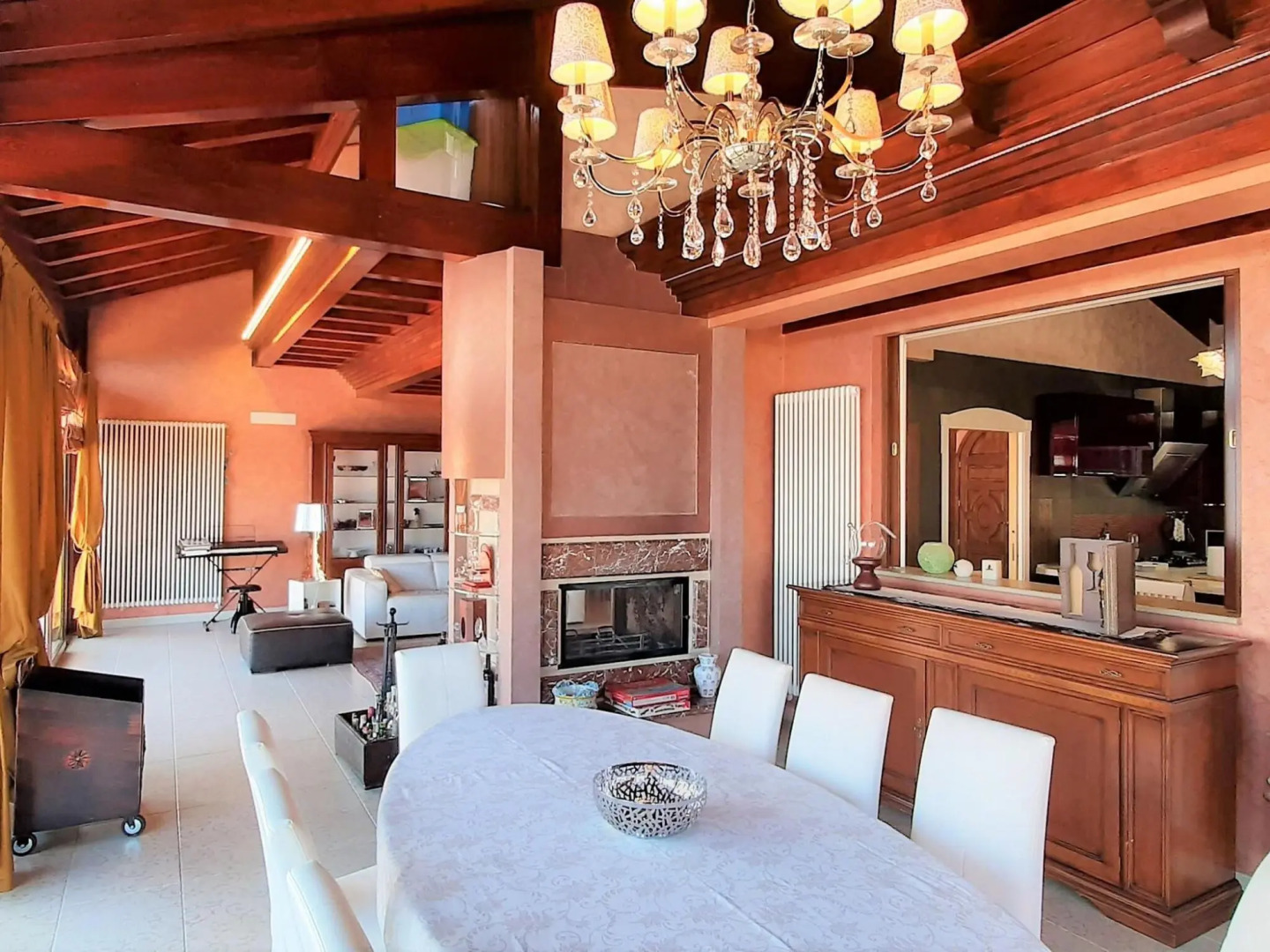 Divine Holiday Home in Giosa Marea with Sauna and Jacuzzi