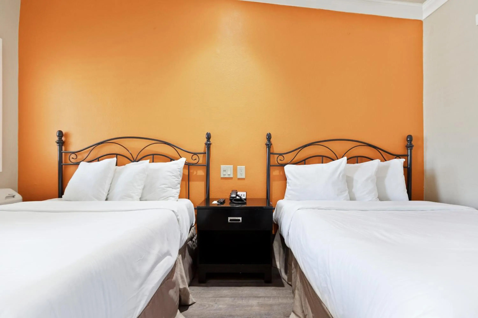 Le Blanc Inn & Suites