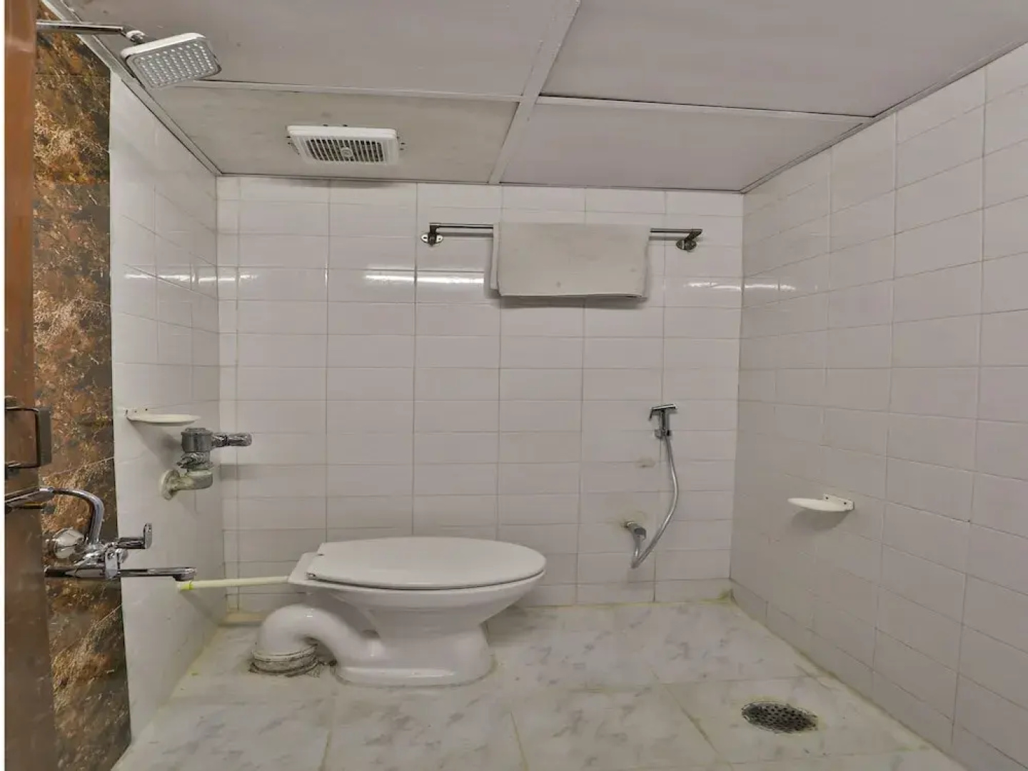 Oyo 30296 Hotel Sha-Inn