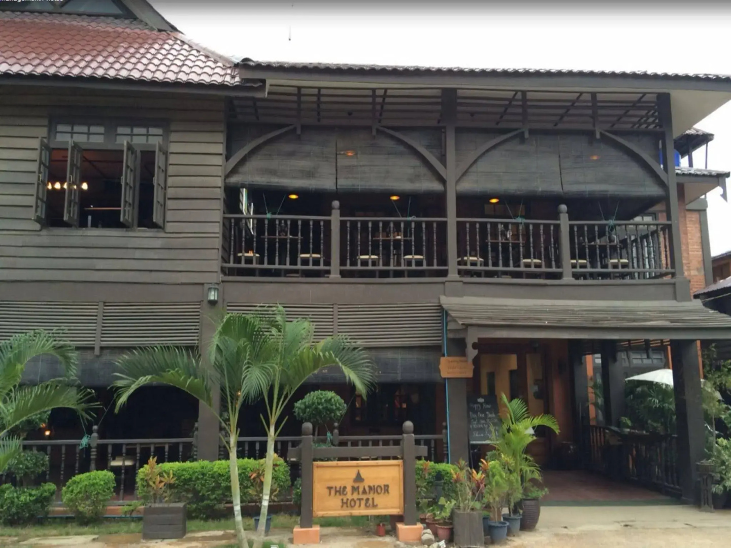 The Manor Hotel