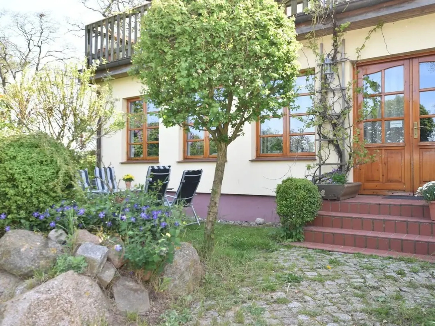 Charming Apartment in Stove With Garden