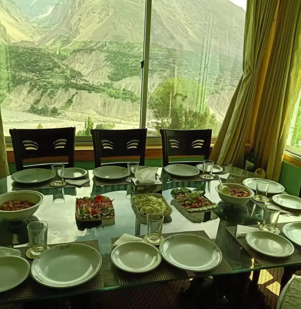 Hunza Lounge